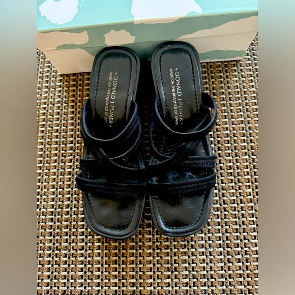 [Donald J. Pliner] Black Mesh Platform Sandals Sz: 8. - Picture 1 of 10